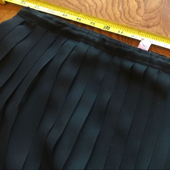 PLEATED NICE work skirt fresh from dry cleaners! - Picture 8 of 9